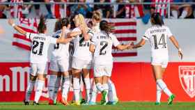 Las jugadoras del Real Madrid Femenino celebran un gol ante el Athletic