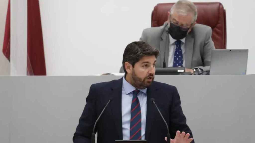 El presidente de la Región de Murcia, Fernando López Miras, durante el Debate del Estado de la Región de Murcia celebrado en junio.