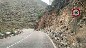 La carretera LE-7311 en la comarca de La Cabrera