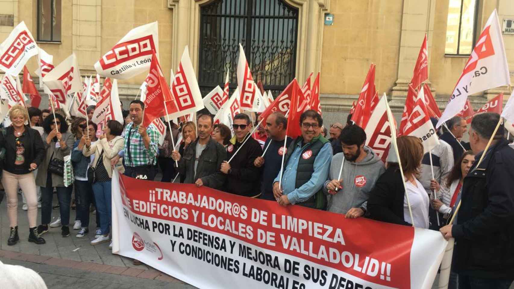 UGT y CCOO del Sector Limpiezas de Valladolid se concentran por un convenio colectivo digno