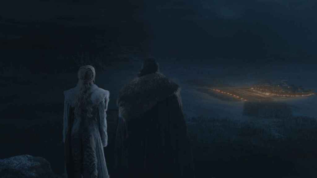 Daenerys y Jon Snow en 'La larga noche' de 'Juego de tronos'