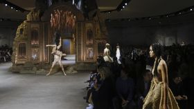 Una imagen del desfile de Dior durante la Paris Fashion Week para la próxima primavera-verano 2023.