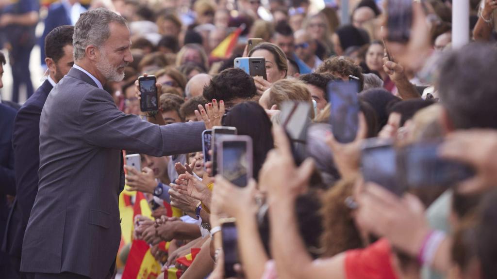 "¡Felipe VI, Eres De Los Nuestros!", Así Recibe Lebrija Al Rey Por El V ...