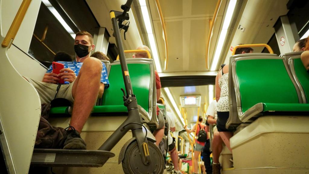 Interior de uno de los vagones del Metro de Málaga.