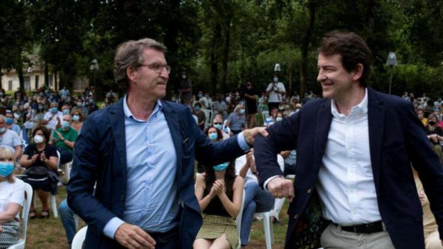 Alberto Núñez Feijóo y Alfonso Fernández-Mañueco, en un acto del partido.