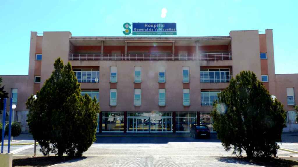 Fachada del Hospital Gutiérrez Ortega de Valdepeñas (Ciudad Real).