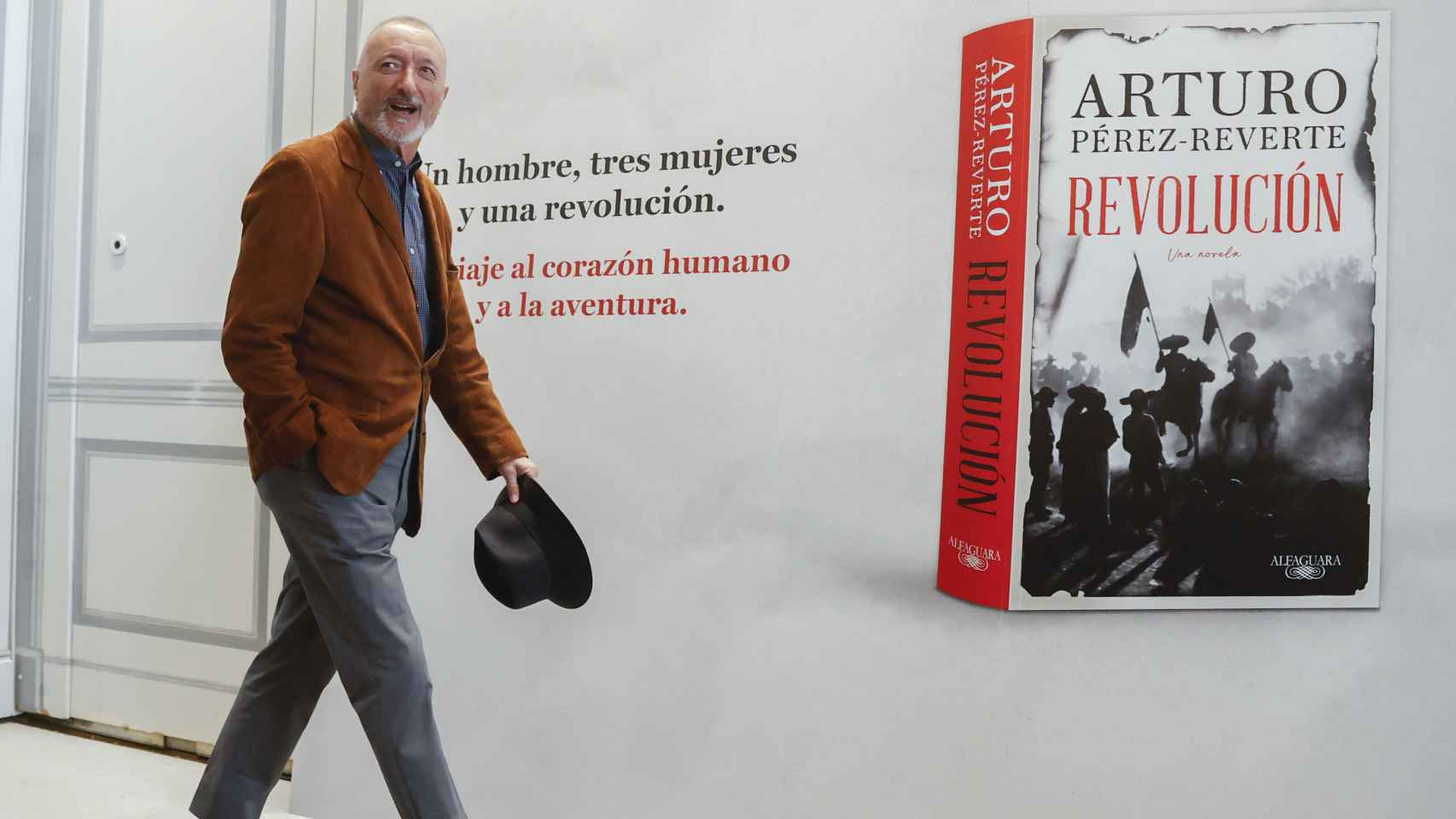 Arturo Pérez-Reverte: La guerra es una extraordinaria escuela de