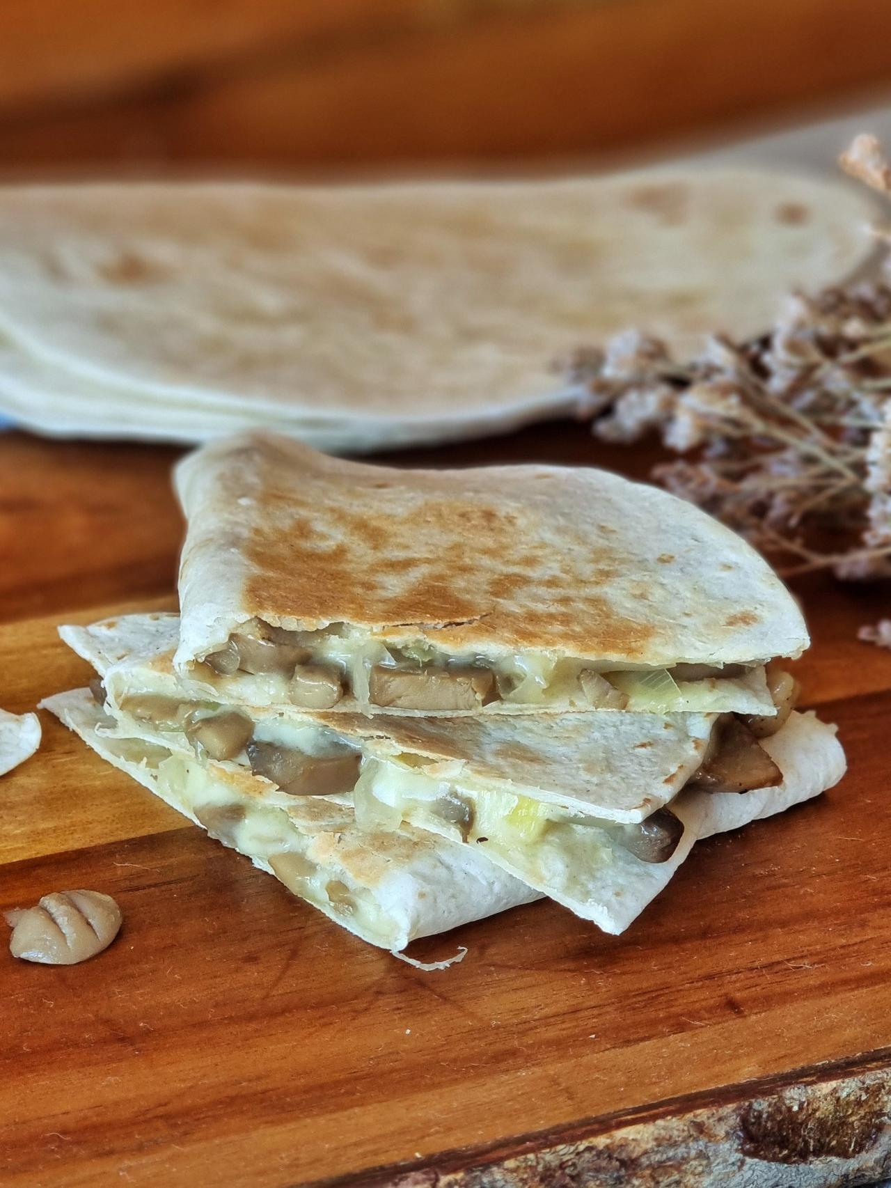 Quesadillas de champiñón y queso, para cenar como si estuvieras en México
