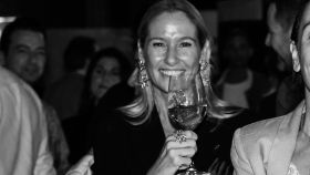 Fiona Ferrer (izq), embajadora Ibiza Luxury Destination 2022, en la fiesta de fin de temporada.
