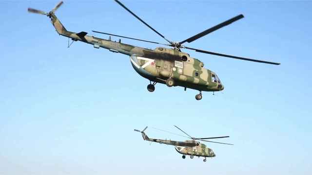 Dos helicópteros rusos Mi-8MTPR-1
