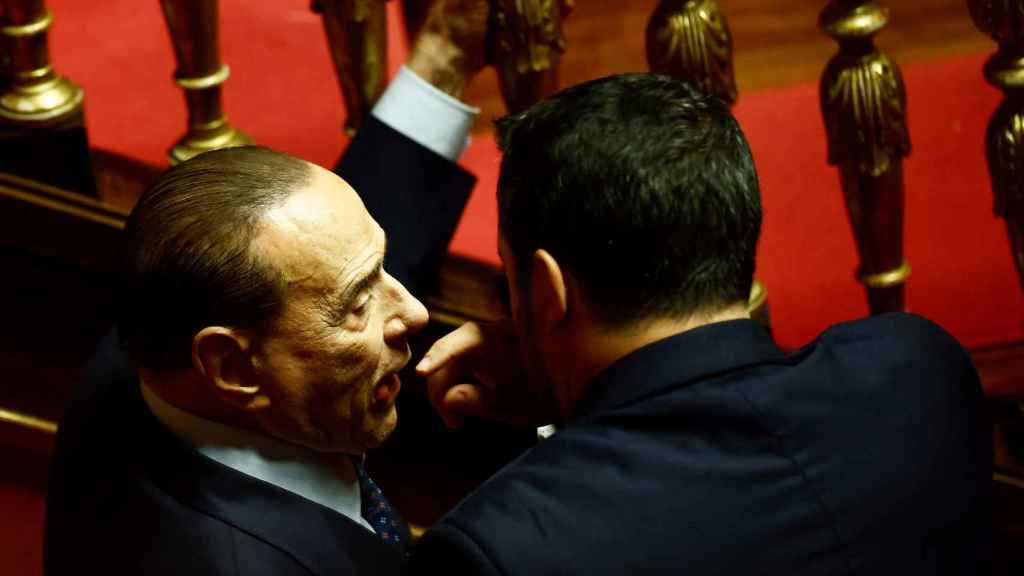 El líder de Forza Italia, Silvio Berlusconi, y el líder de Liga Norte, Matteo Salvini, en el Senado.