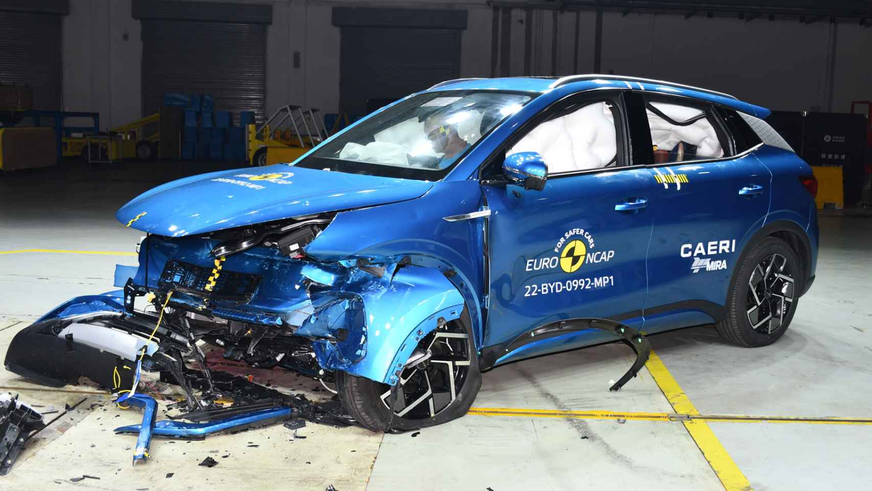 ¿Qué coches de 2022 son los más seguros si tienes un accidente? Tesla lidera; Mercedes domina y ojo con los chinos