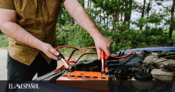 Cómo usar las pinzas para arrancar la batería del coche