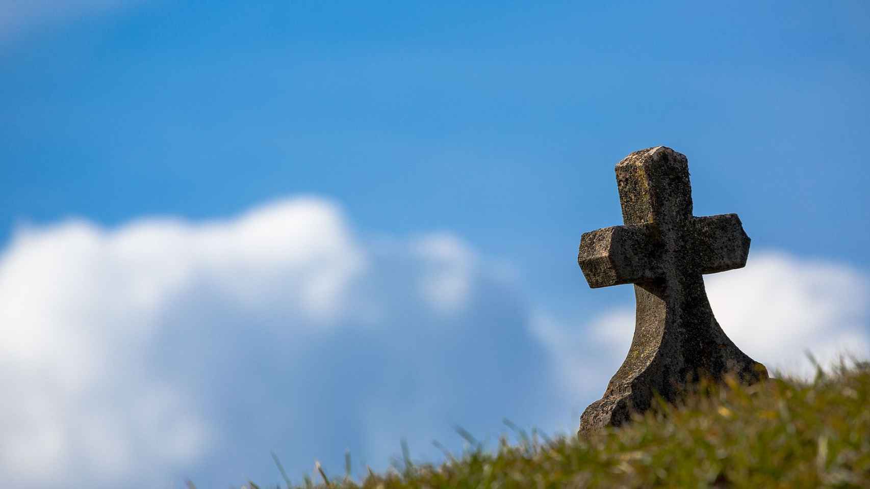¿Sabes lo qué significan estos símbolos que encontramos en los cementerios?