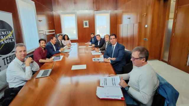 Reunión del comité técnico de la candidatura de Teruel, reunida para decidir la presentación del recurso contencioso-administrativo.