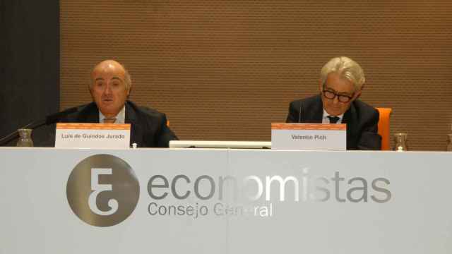 Luis de Guindos, vicepresidente del Banco Central Europeo (BCE), durante su conferencia en el Consejo General de Economistas de España.