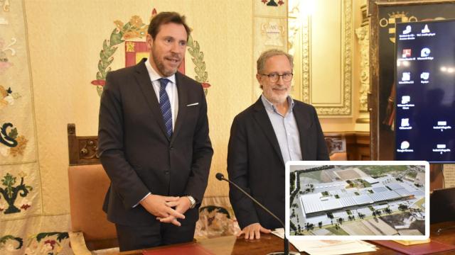 Óscar Puente y Manuel Saravia junto al proyecto de la nueva planta