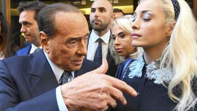 Silvio Berlusconi, este martes junto a la diputada Marta Fascina, pareja del exprimer ministro.