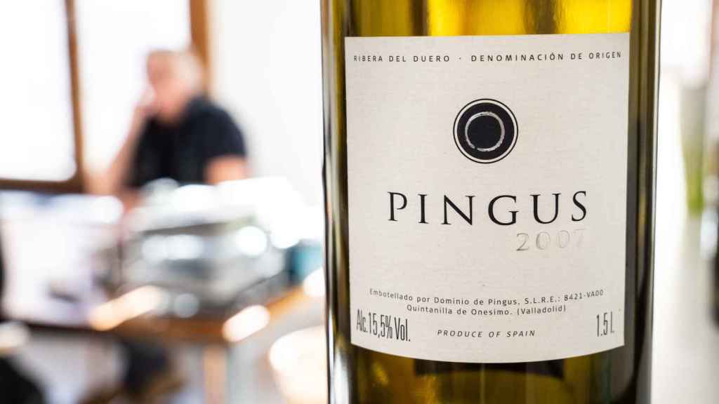 Detalle de la etiqueta de una botella de Pingus 2007