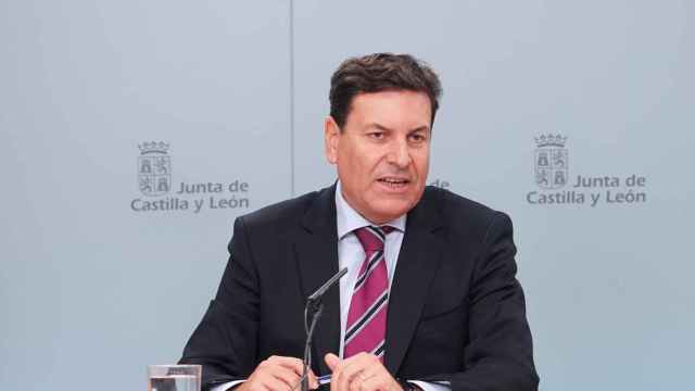 El consejero de Economía y Hacienda y portavoz de la Junta de Castilla y León, Carlos Fernández Carriedo, comparece en rueda de prensa posterior al Consejo de Gobierno.