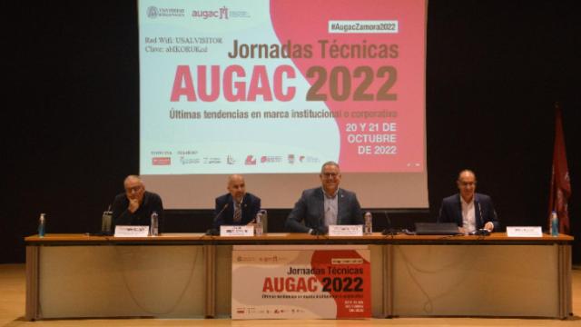 Inauguración de las jornadas sobre últimas tendencias en marca institucional o corporativa