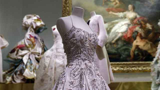 Detalle de la exposición Dior: de París al mundo.