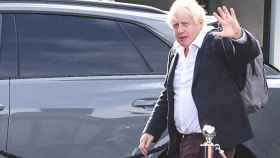 Boris Johnson a su llegada este sábado al aeropuerto de Gatwick.