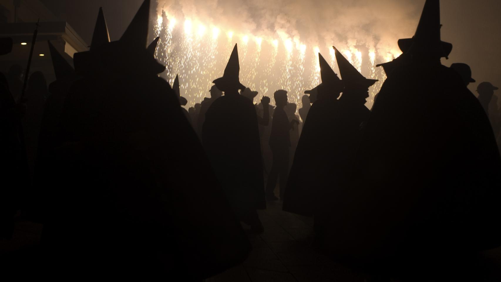 Significado caldero de brujas representa magia rituales