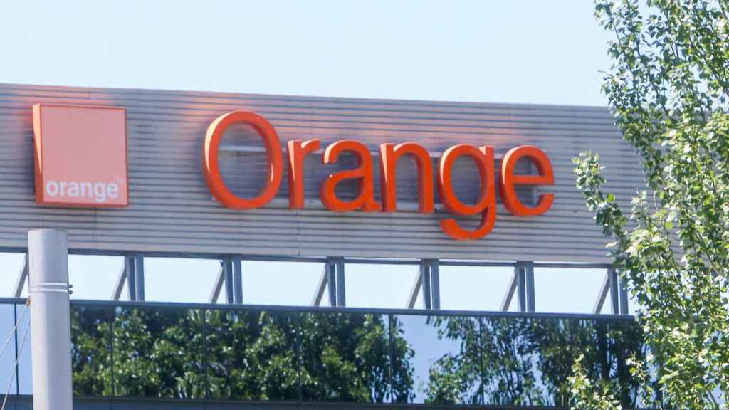 Orange logo at the company's headquarters in Europe in the La Finca business park,  located in Pozuelo de Alarcón (Madrid).