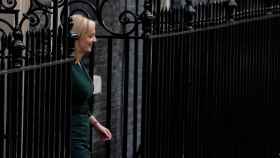 Liz Truss saliendo de Downing Street.