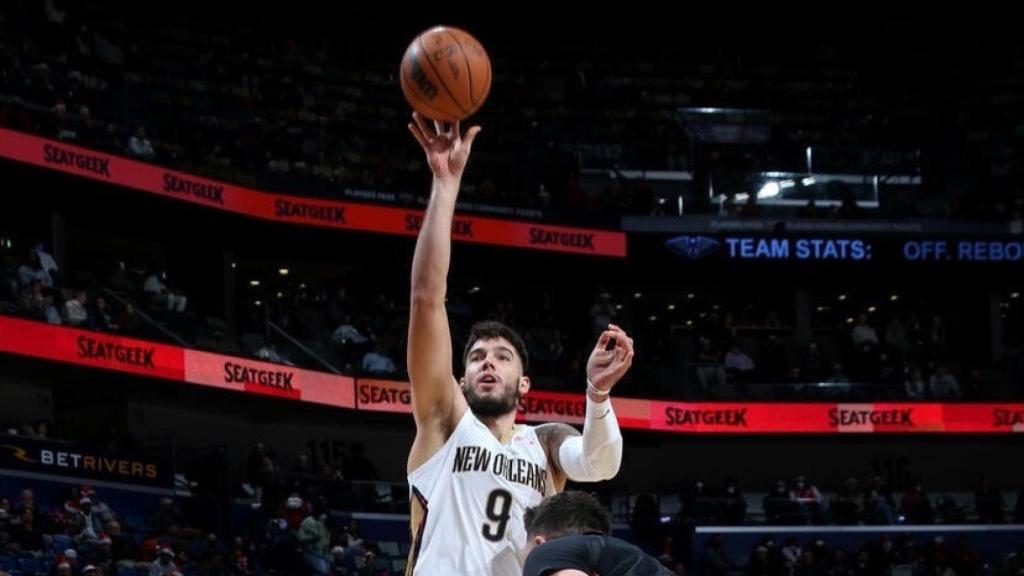 Willy Hernangómez, con la camiseta de New Orleans Pelicans.