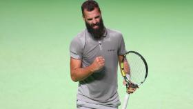 Benoit Paire celebra un punto.