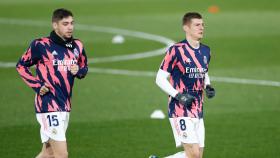 Kroos y Valverde durante un entrenamiento del Real Madrid.