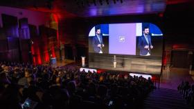 Una de las conferencias en una edición anterior.