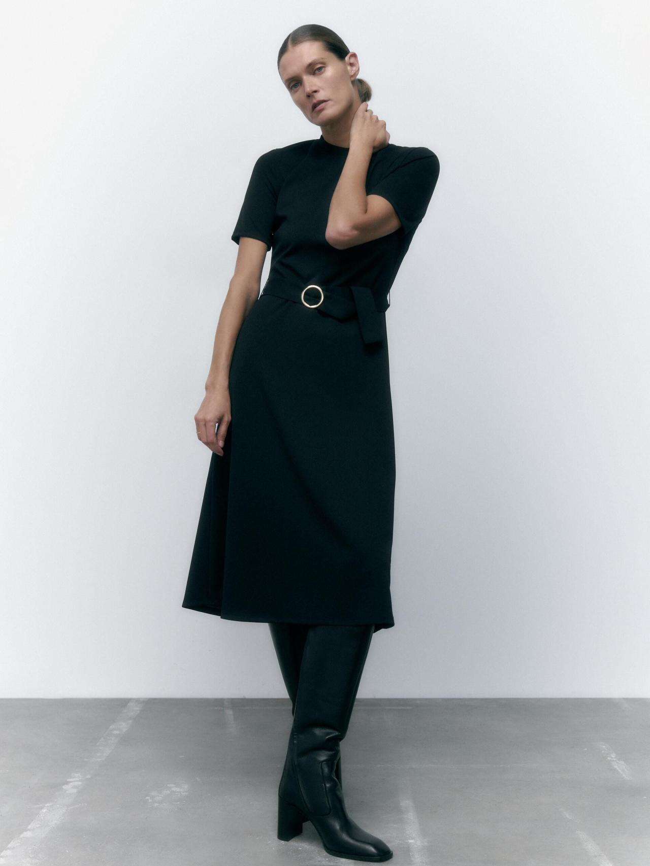Los 10 vestidos de Zara y Massimo Dutti que amarás para ir a la oficina