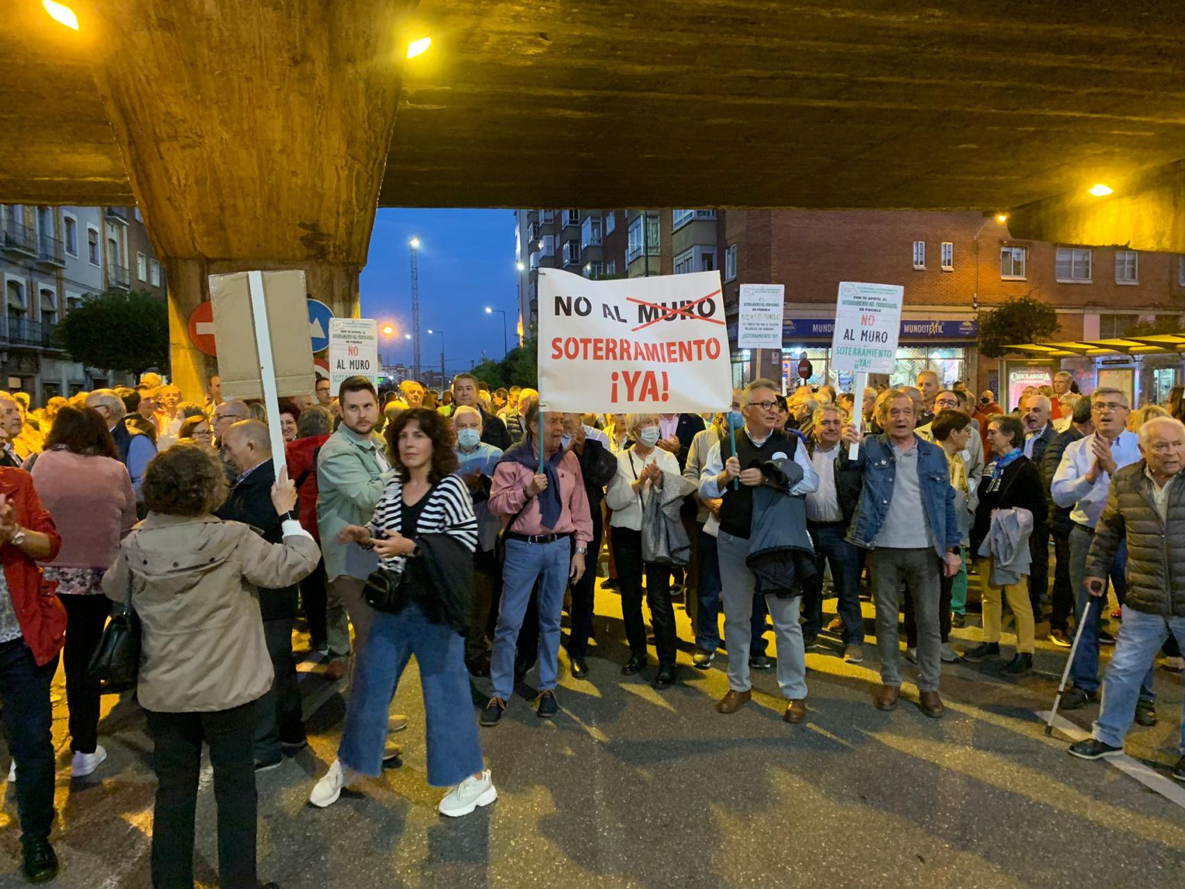 Concentración de la Plataforma por el Soterramiento este jueves en Valladolid.