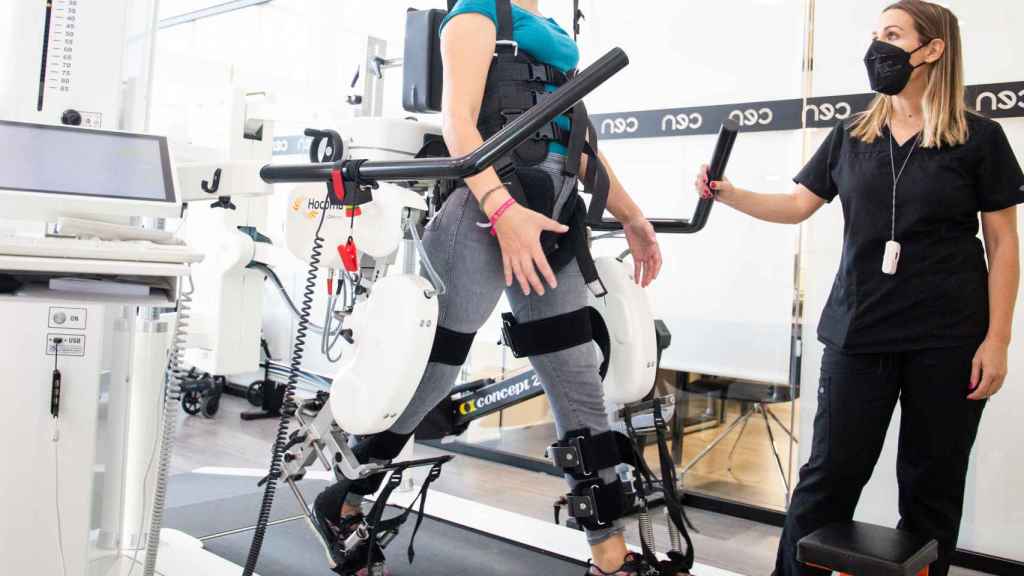 Lokomat, un exoesqueleto para pacientes con problemas severos motores.