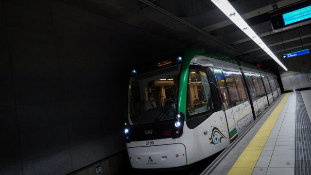 Uno de los trenes del Metro de Málaga.