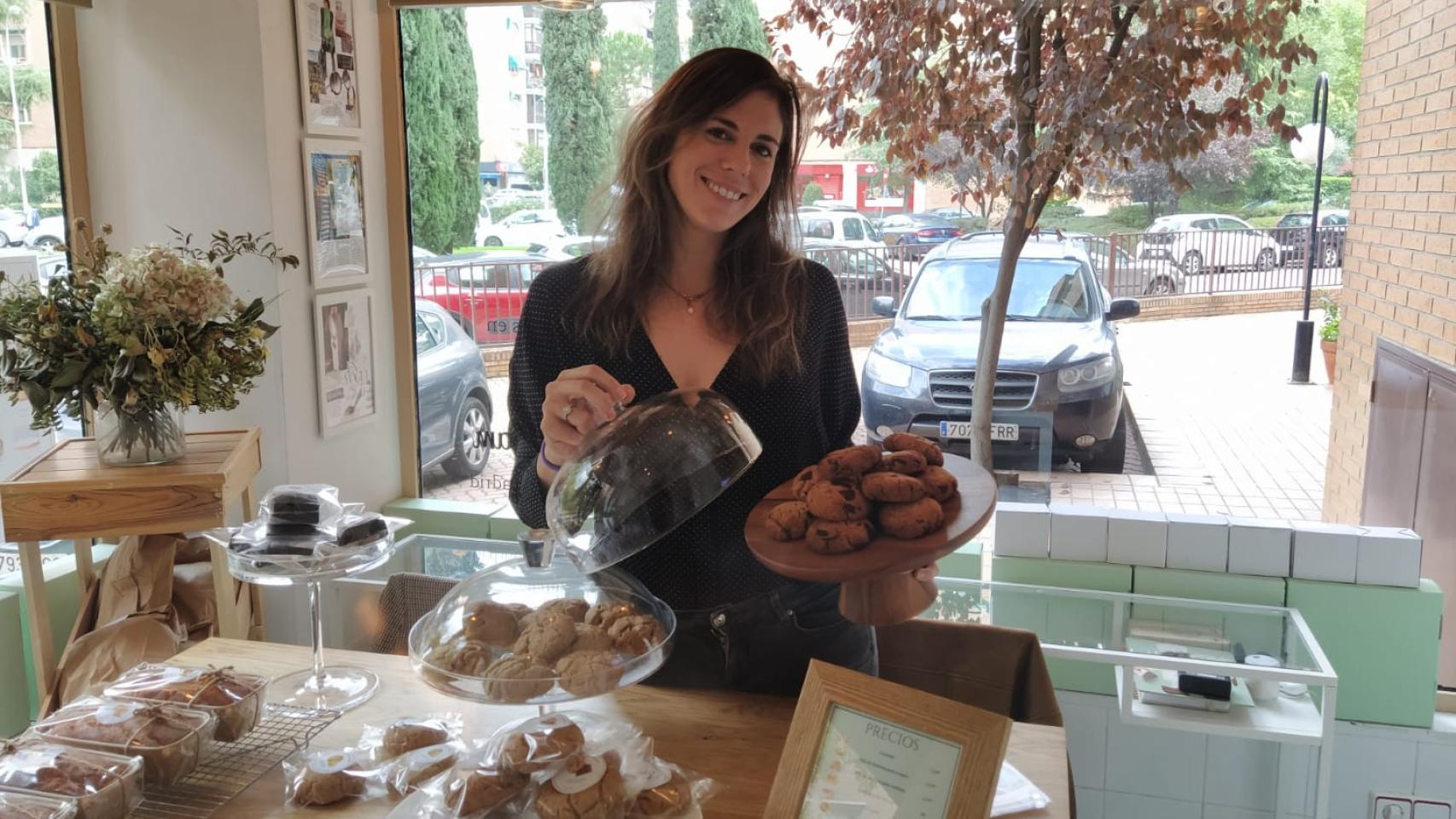 Reunión Merecer Equipar Andrea, la repostera tras la 1ª pastelería de Madrid sin gluten, sin  lactosa y sin azúcar: productos a 1,50 €