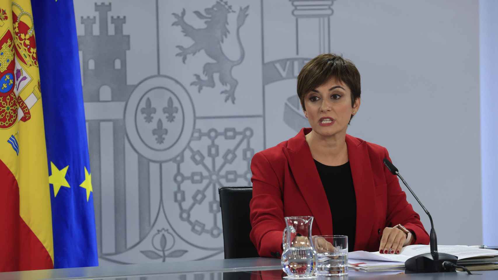 La ministra Portavoz, Isabel Rodríguez, durante su intervención en la rueda de prensa posterior a la reunión del Consejo de Ministros, este lunes en Moncloa.