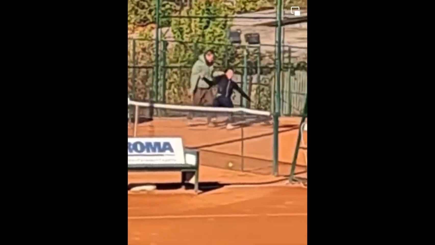 Salvaje agresión de un padre a su hija de 14 años por no esforzarse en un entrenamiento de tenis