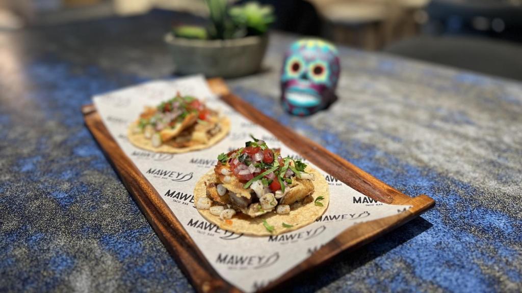 Tacos de oreja y sepia