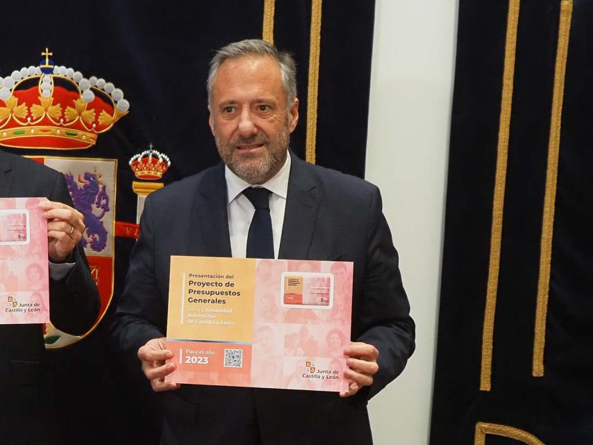 El presidente de las Cortes, Carlos Pollán, durante la presentación del proyecto de ley de presupuestos autonómicos, el pasado viernes.