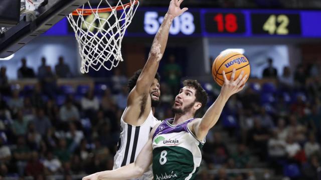 Darío Brizuela durante el Unicaja de Málaga vs. PAOK de la BCL