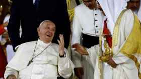 El papa Francisco charla con el rey de Bahréin, Hamad bin Isa Al Khalifa