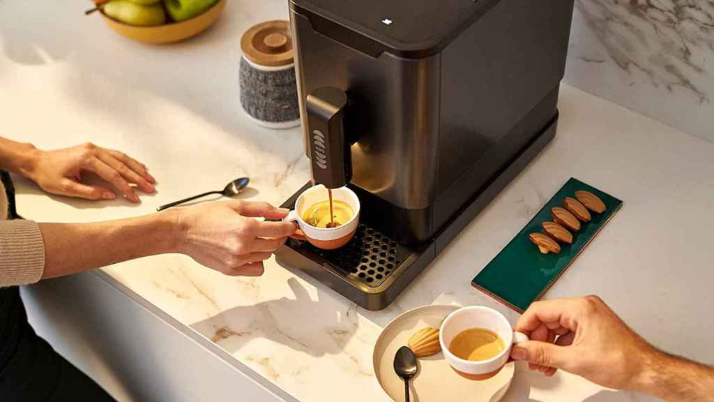baño virtud Escupir Di adiós a las cápsulas Nespresso con esta cafetera española: el café a tu  gusto en segundos