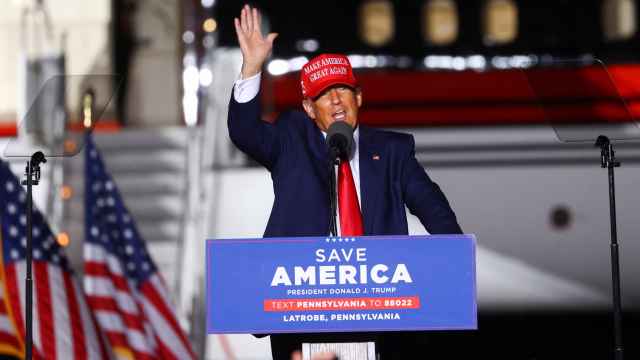 El expresidente Donald Trump en un mitin para apoyar al candidato republicano en Pensilvania el pasado sábado.