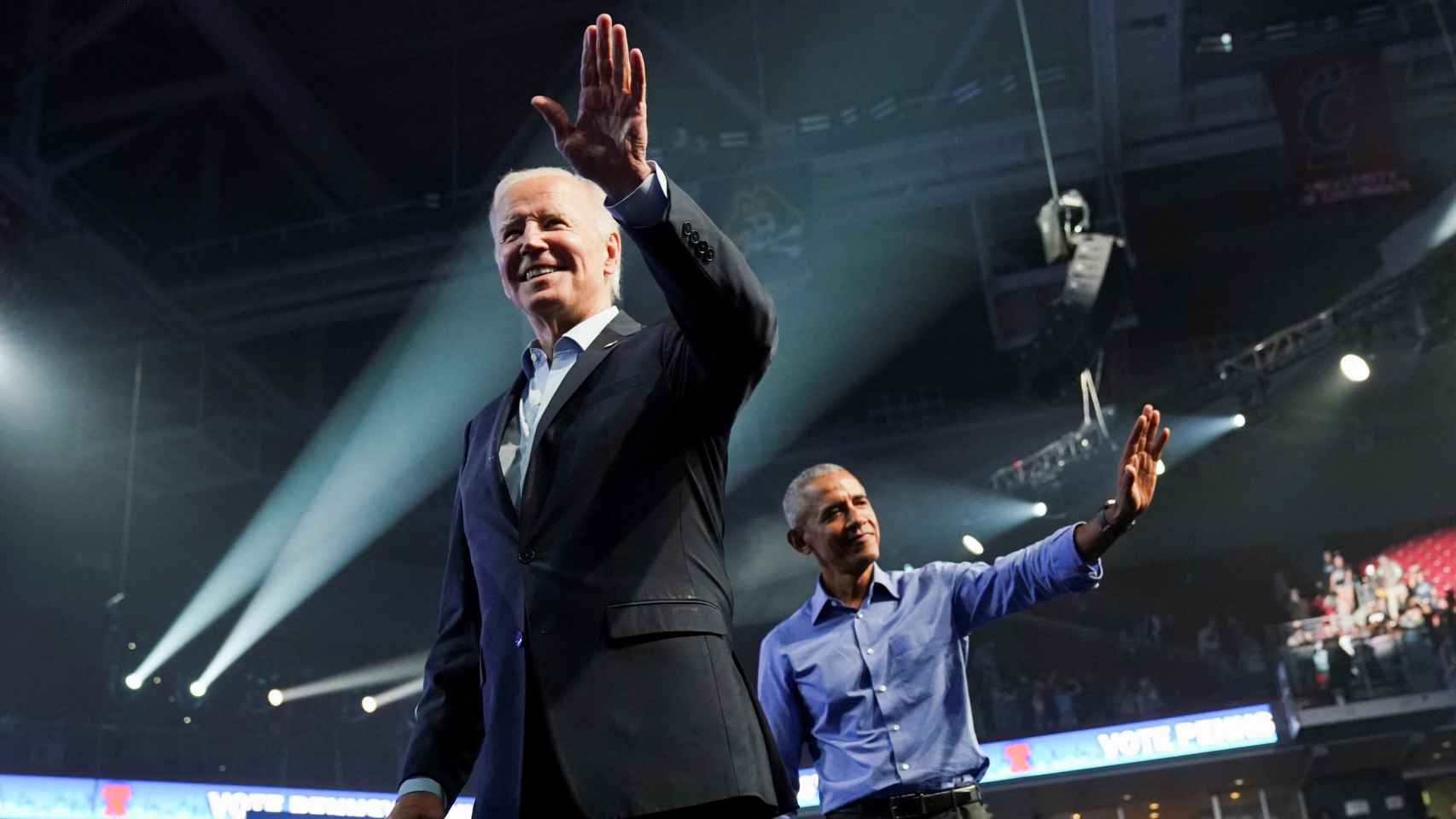 El expresidente Barack Obama y el presidente de los EEUU, Joe Biden, en un mitin del Partido Demócrata el pasado sábado en Pittsburgh.