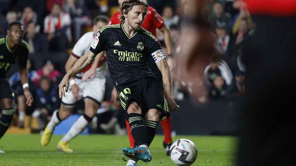 Luka Modric lanzando el penalti