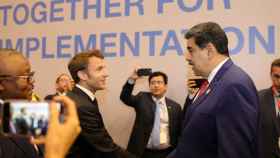 Nicolás Maduro saludo al presidente francés, Emmanuel Macron en la COP27 de Egipto